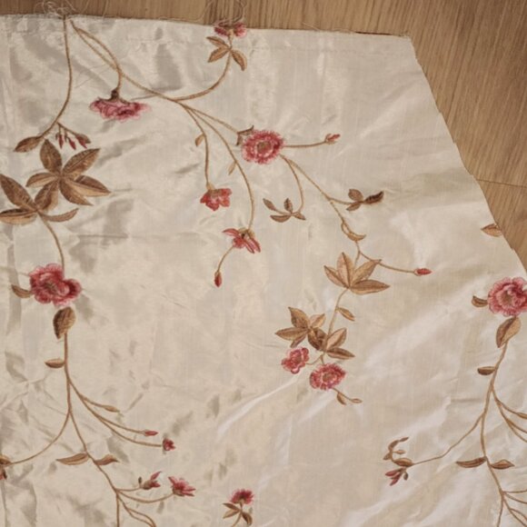 Vintage Floral Embroidered Octagonal Fabric Pre Cut With Pink & Brown Blooms - Picture 7 of 8